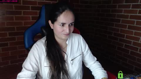 Leia online show from 10/17/25, 10:12