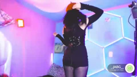 Beth   online show from 10/17/25, 01:09