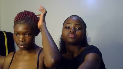 Snapshot of princess_bee1 chatting on 09/28/25, 02:11 princess online show from 09/28/25, 02:11