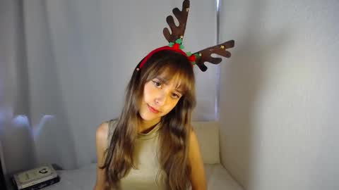 Snapshot of princess_emily69 chatting on 12/30/24, 04:19 Emily online show from 12/30/24, 04:19