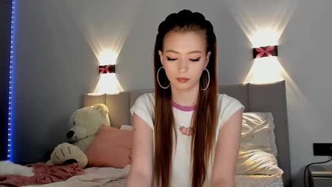 Snapshot of princess_nier chatting on 12/17/24, 10:00 Princess Diana online show from 12/17/24, 10:00