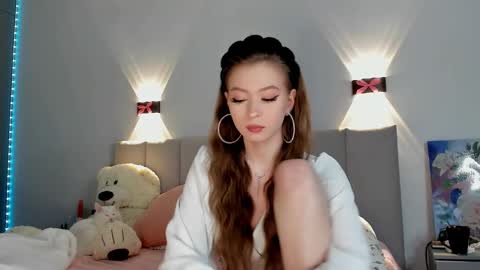 Snapshot of princess_nier chatting on 12/23/24, 01:08 Princess Diana online show from 12/23/24, 01:08