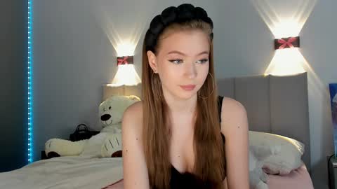 Snapshot of princess_nier chatting on 01/26/25, 01:09 Princess Diana online show from 01/26/25, 01:09