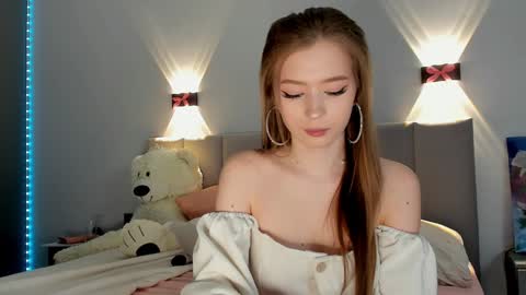 Snapshot of princess_nier chatting on 02/03/25, 02:03 Princess Diana online show from 02/03/25, 02:03