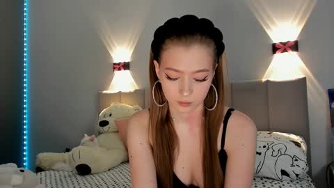 Snapshot of princess_nier chatting on 02/09/25, 10:32 Princess Diana online show from 02/09/25, 10:32