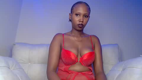 Snapshot of princess_princessa chatting on 03/08/25, 09:28 princess_princessa online show from 03/08/25, 09:28