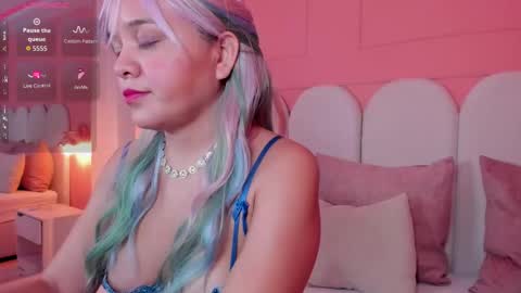 Paris  online show from 09/12/25, 12:05