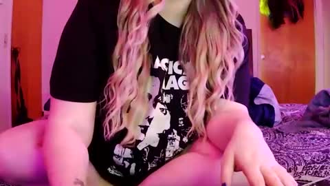 NOTYOURTYPICALBARBIE online show from 09/21/25, 05:47