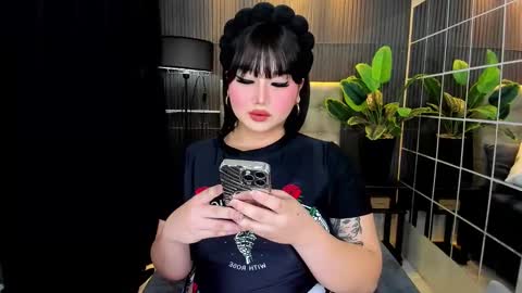 Snapshot of princesshugecummer chatting on 02/17/25, 01:21 Astrid Ley online show from 02/17/25, 01:21