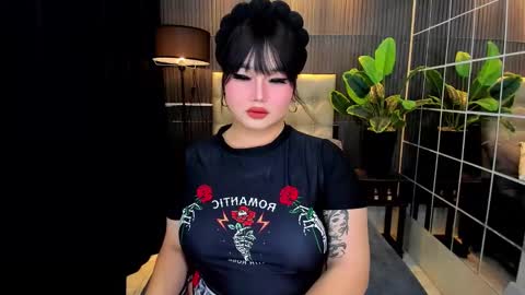 Snapshot of princesshugecummer chatting on 02/21/25, 06:18 Astrid Ley online show from 02/21/25, 06:18