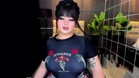 Snapshot of princesshugecummer chatting on 02/26/25, 06:32 Astrid Ley online show from 02/26/25, 06:32