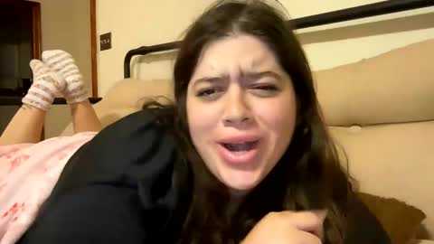 Snapshot of princesslaylaa chatting on 01/11/25, 08:43 princessviccxo online show from 01/11/25, 08:43