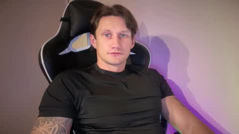 Snapshot of prisoner77_390 chatting on 10/31/25, 12:44 Oliver online show from 10/31/25, 12:44