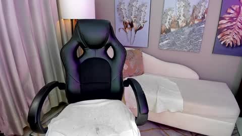 Snapshot of priya_rose chatting on 02/01/25, 06:19 Priya Rose online show from 02/01/25, 06:19