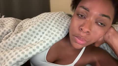 Snapshot of productivepussy chatting on 10/21/25, 06:25 ProductivePorn online show from 10/21/25, 06:25