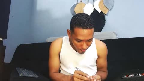 Snapshot of prometo23cm chatting on 11/10/25, 06:12 Grande y Gruesa online show from 11/10/25, 06:12