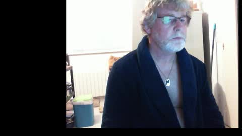 Snapshot of ptitrouquin chatting on 10/15/25, 05:46 ptitrouquin online show from 10/15/25, 05:46