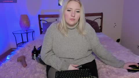 Snapshot of puffybun chatting on 02/04/25, 11:59 puffybun online show from 02/04/25, 11:59