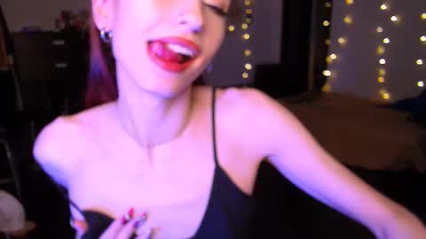 Snapshot of pufpufog chatting on 03/05/25, 04:13 EsteticHouse online show from 03/05/25, 04:13