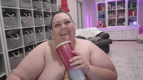 Snapshot of pugglelover chatting on 01/23/25, 03:22 Puggie - online show from 01/23/25, 03:22