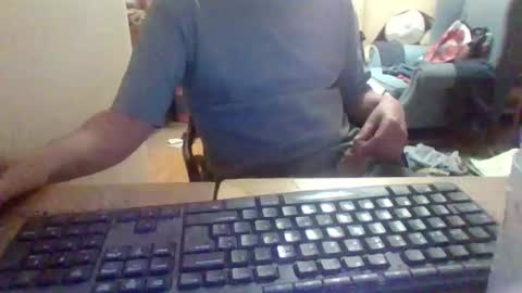 pup_y online show from 10/22/25, 06:29