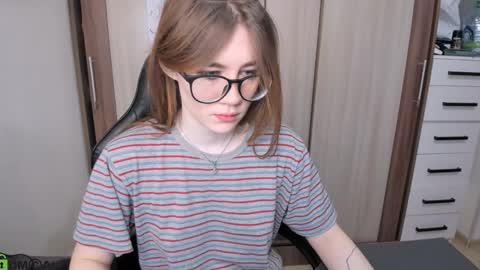 Snapshot of pureheartt chatting on 12/17/24, 08:45 I am Mila online show from 12/17/24, 08:45