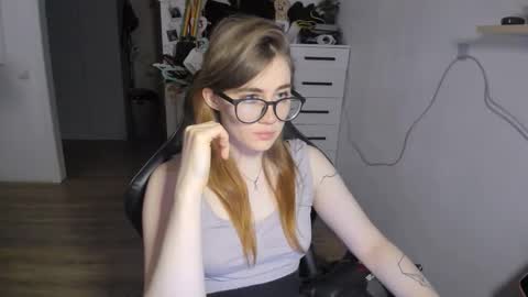 Snapshot of pureheartt chatting on 09/23/25, 10:07 I am Mila online show from 09/23/25, 10:07
