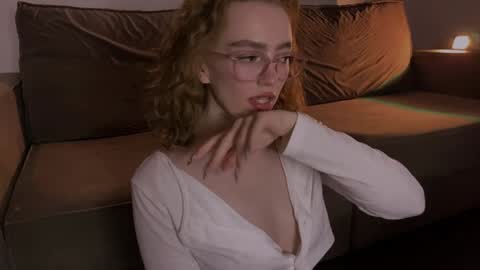 Snapshot of purity_ring chatting on 02/08/25, 02:04 Marie online show from 02/08/25, 02:04