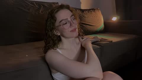 Snapshot of purity_ring chatting on 02/19/25, 09:36 Marie online show from 02/19/25, 09:36