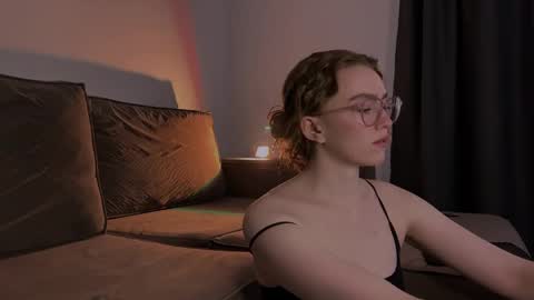 Snapshot of purity_ring chatting on 02/28/25, 09:04 Marie online show from 02/28/25, 09:04