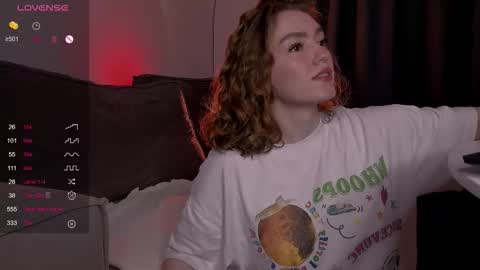 Snapshot of purity_ring chatting on 09/10/25, 09:59 Marie online show from 09/10/25, 09:59