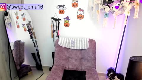 Snapshot of purple_ema chatting on 10/02/25, 06:59 purple_ema online show from 10/02/25, 06:59