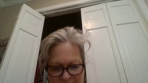 Snapshot of purplegrass66 chatting on 02/23/25, 10:39 Purplegrasses online show from 02/23/25, 10:39