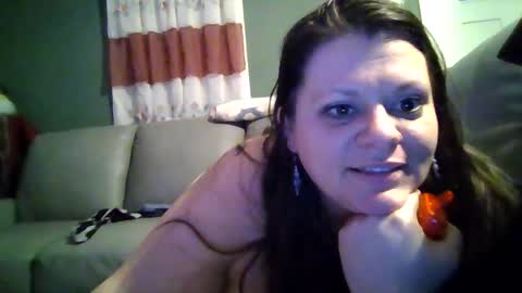 Snapshot of purplepantied23 chatting on 01/18/25, 03:20 Jelly online show from 01/18/25, 03:20