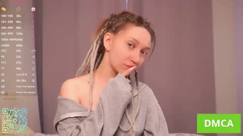 Snapshot of purssophie chatting on 10/26/25, 05:24 Sophie Fav patterns 99199444press my buttons see what happens online show from 10/26/25, 05:24