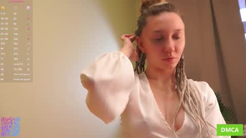 Snapshot of purssophie chatting on 11/03/25, 05:31 Sophie Fav patterns 99199444press my buttons see what happens online show from 11/03/25, 05:31