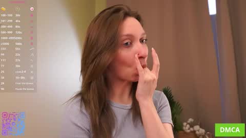 Snapshot of purssophie chatting on 11/11/25, 05:40 Sophie Fav patterns 99199444press my buttons see what happens online show from 11/11/25, 05:40