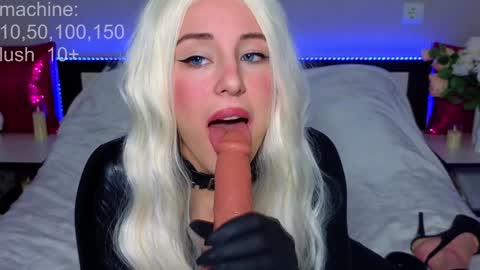 Snapshot of pussy_asmr chatting on 12/11/24, 06:52 Monica online show from 12/11/24, 06:52