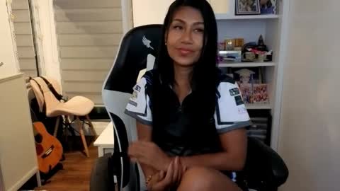 Snapshot of pussycash chatting on 09/22/25, 12:18 POCCA online show from 09/22/25, 12:18