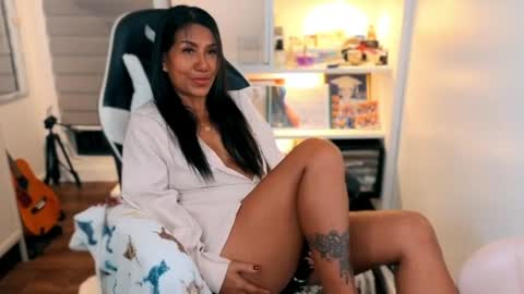 Snapshot of pussycash chatting on 09/29/25, 06:35 POCCA online show from 09/29/25, 06:35