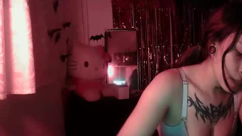 Snapshot of pussycatt666 chatting on 10/22/25, 02:34 Katiux online show from 10/22/25, 02:34