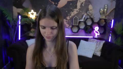 Snapshot of pussyonluck chatting on 09/29/25, 02:00 Ellie online show from 09/29/25, 02:00