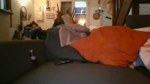 Snapshot of python974 chatting on 10/23/25, 03:33 Python online show from 10/23/25, 03:33