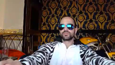 Qianos online show from 11/24/25, 03:56