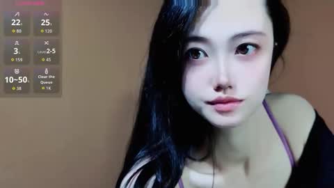 Snapshot of qiqi_1118 chatting on 10/27/25, 05:28 qiqi_1118 online show from 10/27/25, 05:28