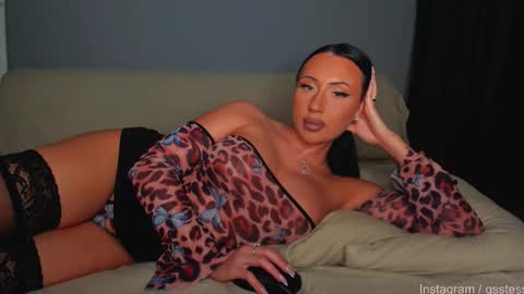 Ana online show from 10/28/25, 09:39