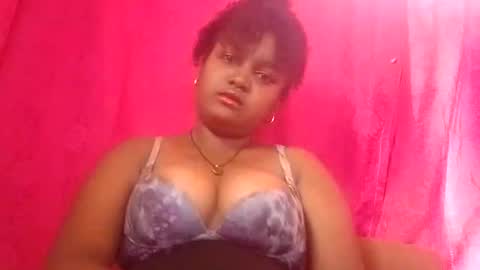 queen01love online show from 11/25/25, 06:13