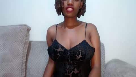 queen74890 online show from 10/15/25, 06:52