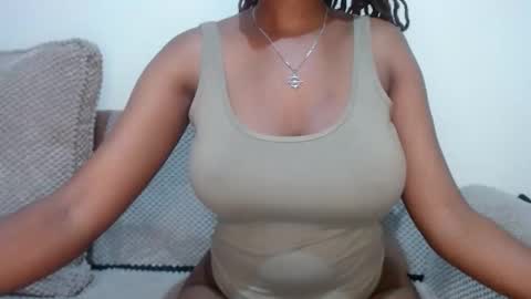 queen74890 online show from 10/26/25, 11:49