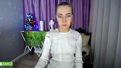 Snapshot of queen_a_n_i chatting on 01/11/25, 04:06 A N I Ill be here on December 1st online show from 01/11/25, 04:06